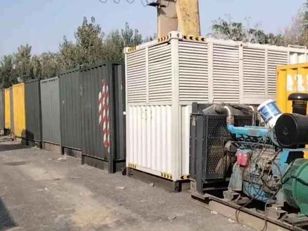 谷城200KW柴油发电机机组每小时油耗是多少？